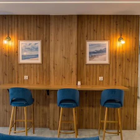 Tropiki - sala zabaw, bliard, garaż, do plaży 400m płaskie dojście Apartament Jastrzębia Góra