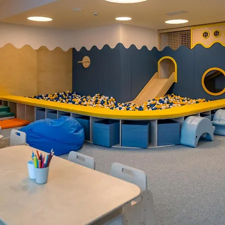 Tropiki - Ogrodek, Jacuzzi, Sauny, Sala Zabaw, Bliard, Garaz, Do Plazy 400m Plaskie Dojscie Apartmán *
